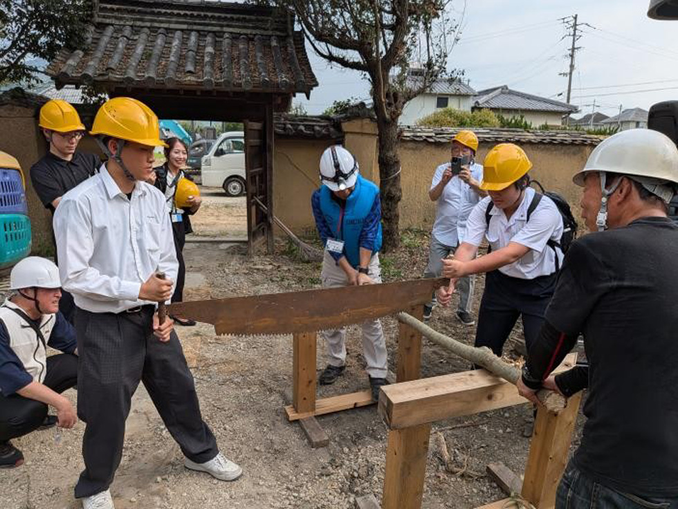 街づくりに参加する生徒